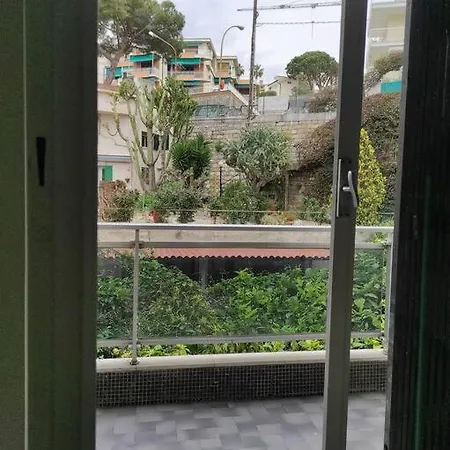 アパート Di Design In Zona Foce Sanremo. サンレモ